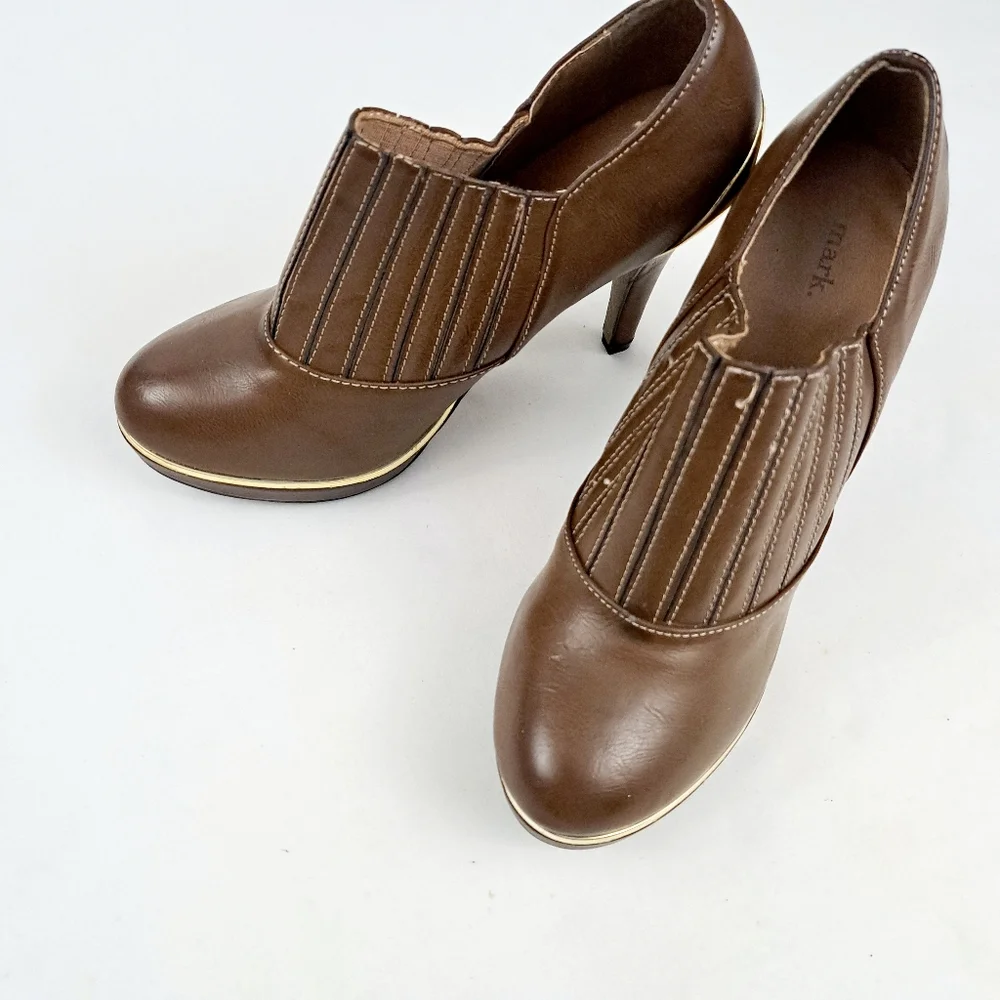 Mark Women's Brown Stiletto Platform Pumps With Gold accent  Sz 7